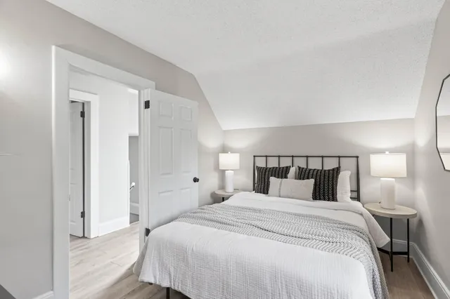 $255,000 | 682 Fairview Avenue North, St. Paul, MN 55104