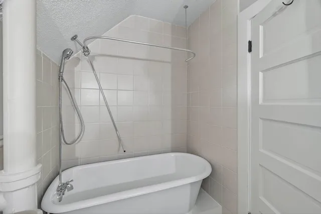 $255,000 | 682 Fairview Avenue North, St. Paul, MN 55104