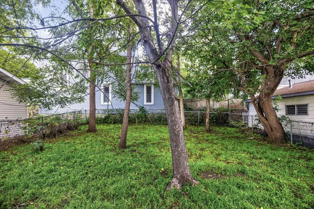 $255,000 | 682 Fairview Avenue North, St. Paul, MN 55104