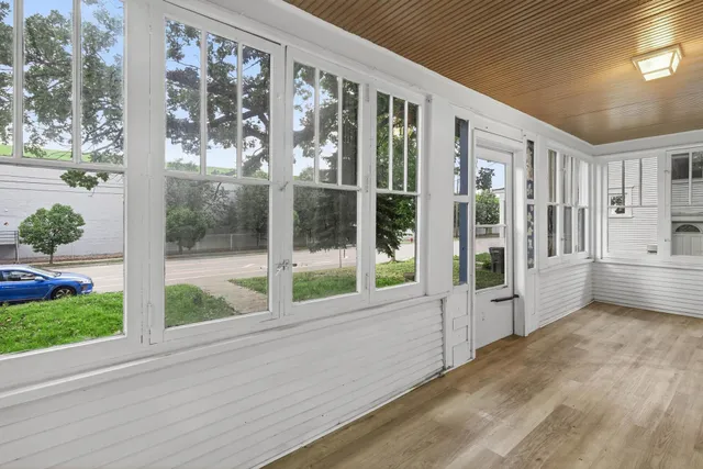 $255,000 | 682 Fairview Avenue North, St. Paul, MN 55104