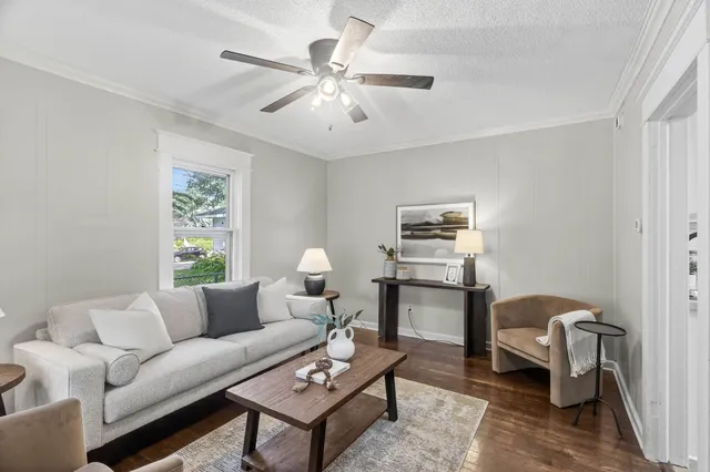 $255,000 | 682 Fairview Avenue North, St. Paul, MN 55104