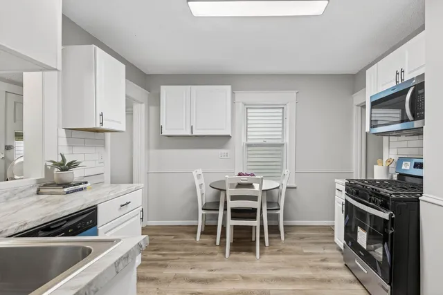 $255,000 | 682 Fairview Avenue North, St. Paul, MN 55104