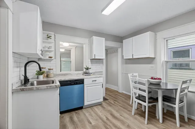 $255,000 | 682 Fairview Avenue North, St. Paul, MN 55104