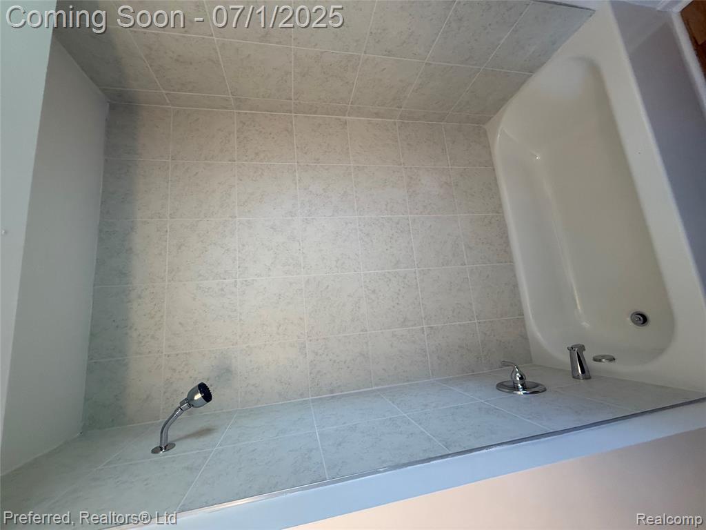 14591 Merriman Road Livonia, MI 48154 - Photo 15 of 25