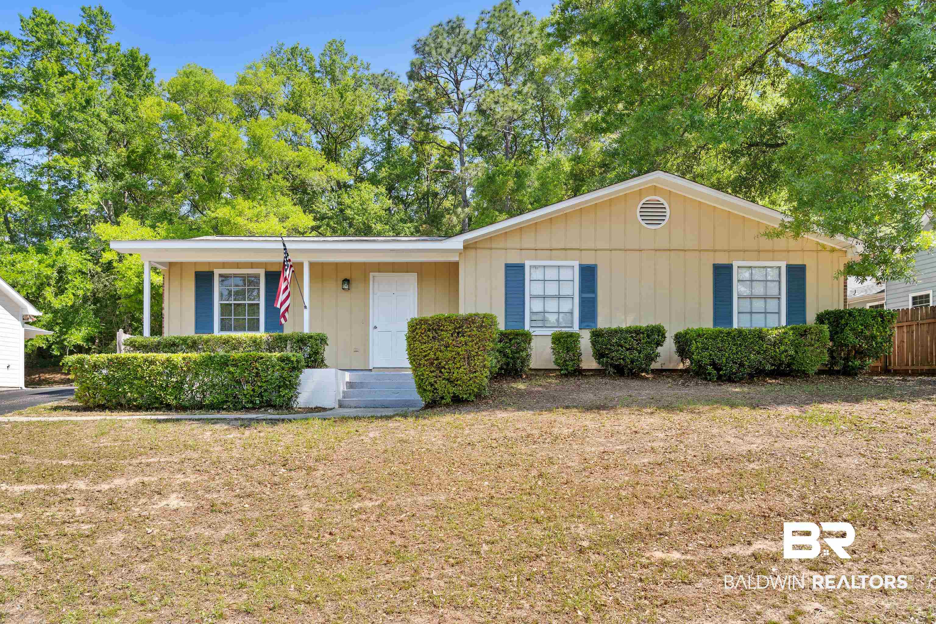 201 Avon Circle East Daphne, AL 36526 - Photo 1 of 23