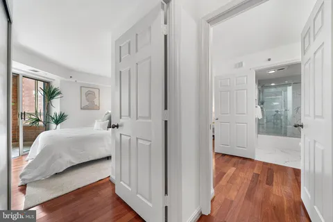 $549,999 | 2181 Jamieson Avenue, Unit 1002, Alexandria, VA 22314