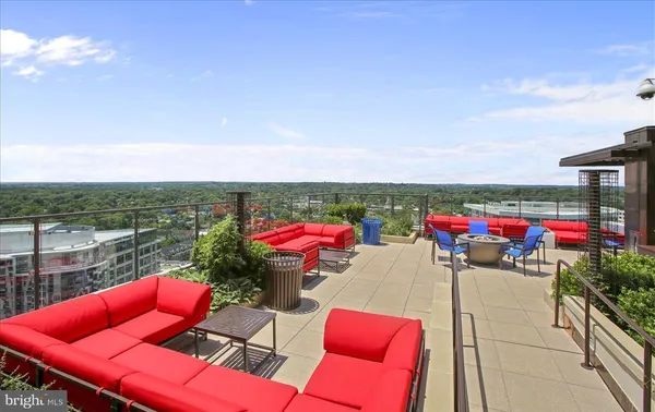 $2,000 | 851 North Glebe Road, Unit 1113, Arlington, VA 22203