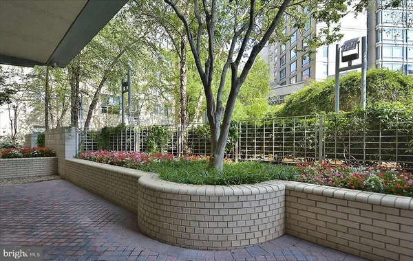 $2,000 | 851 North Glebe Road, Unit 1113, Arlington, VA 22203