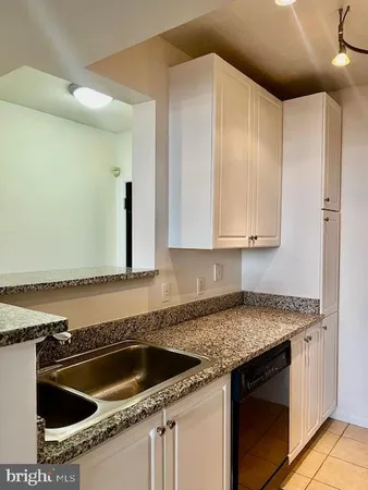 $2,000 | 851 North Glebe Road, Unit 1113, Arlington, VA 22203