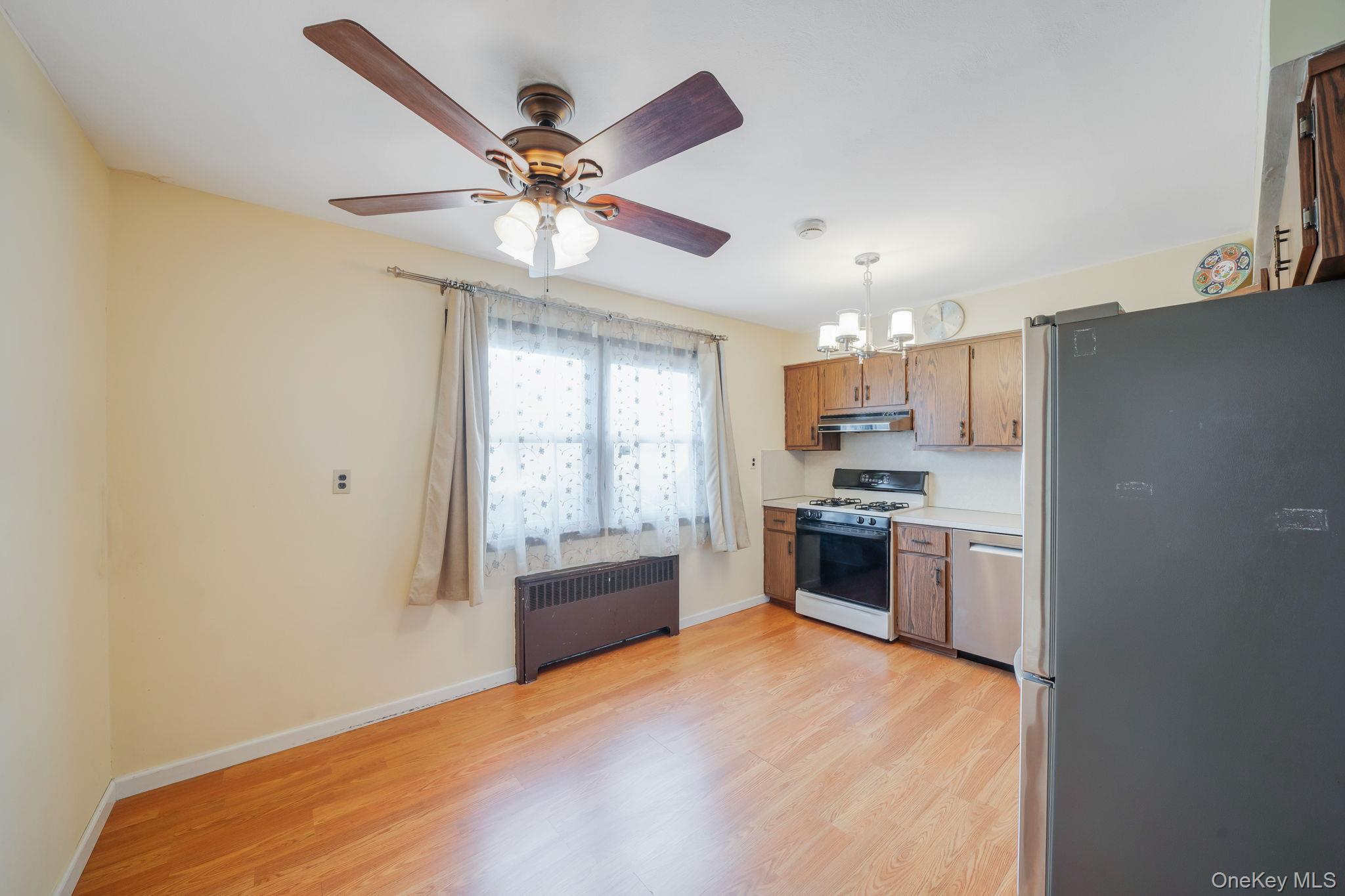 344 Woods Road North Babylon, NY 11703 - Photo 11 of 29