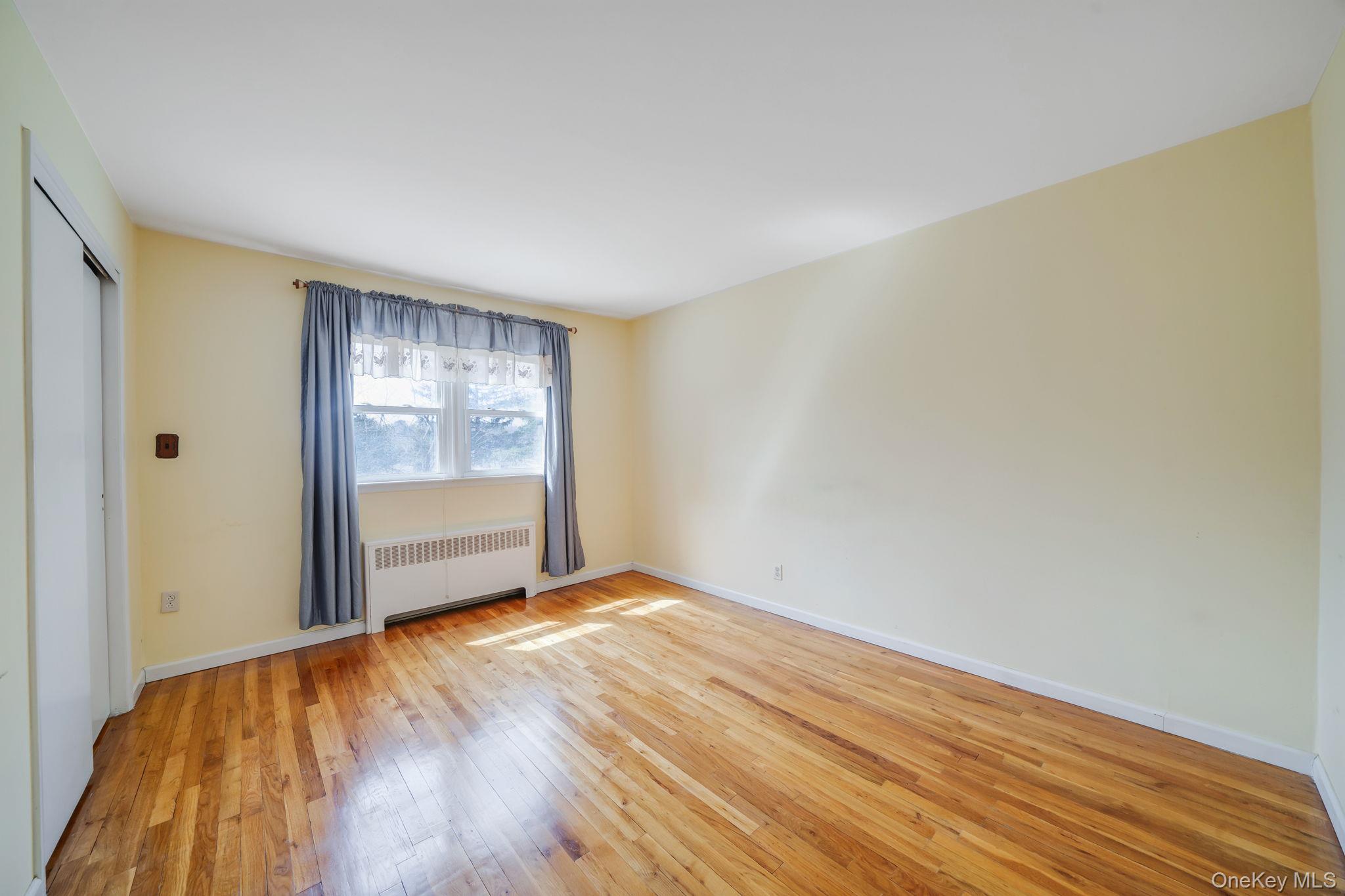 344 Woods Road North Babylon, NY 11703 - Photo 15 of 29