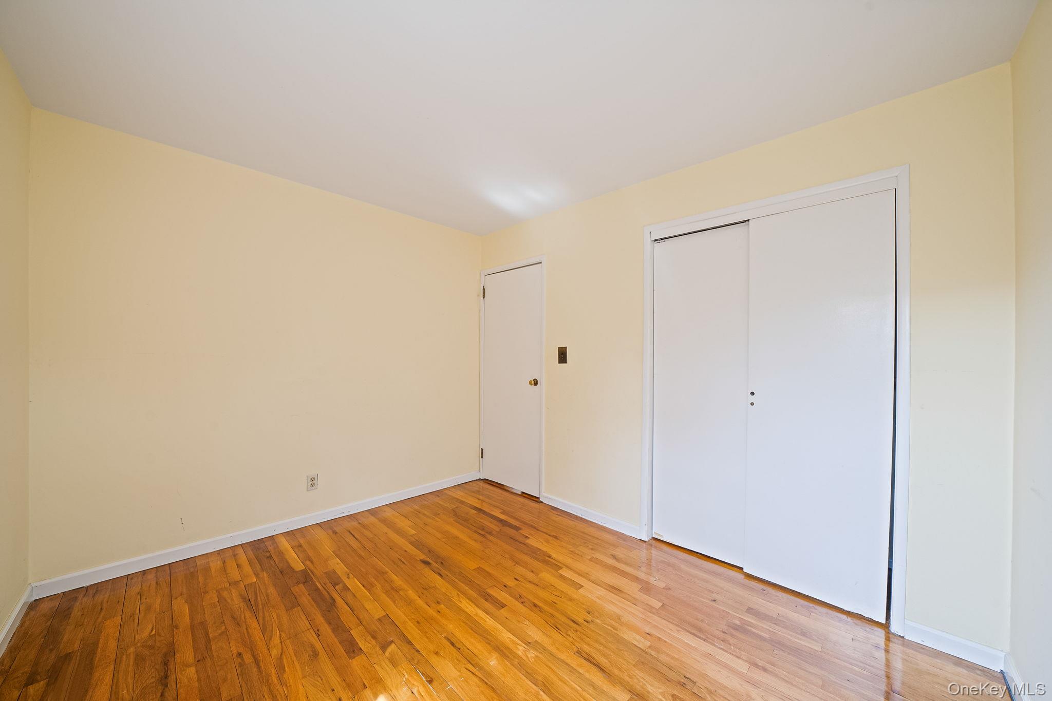 344 Woods Road North Babylon, NY 11703 - Photo 19 of 29