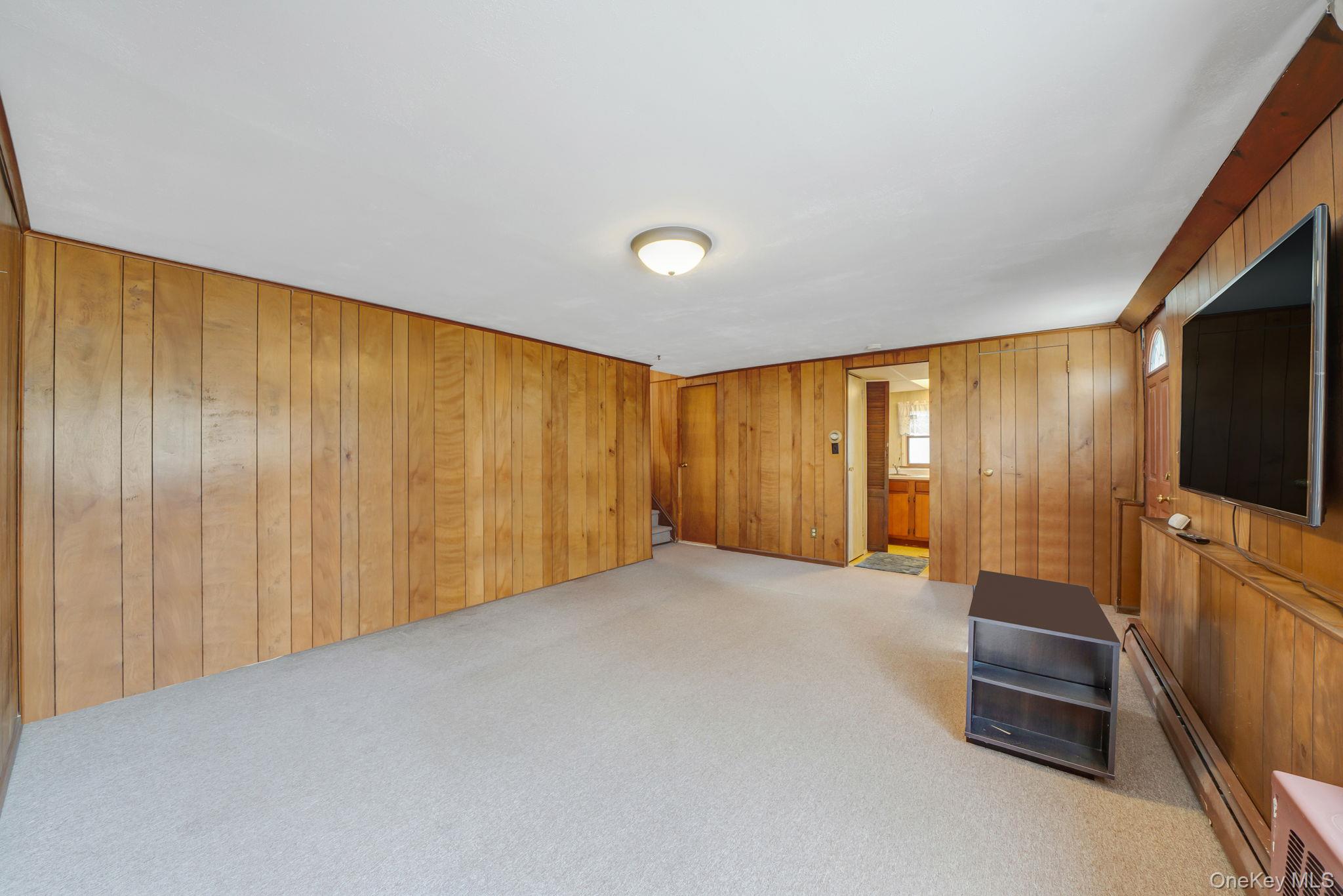 344 Woods Road North Babylon, NY 11703 - Photo 25 of 29