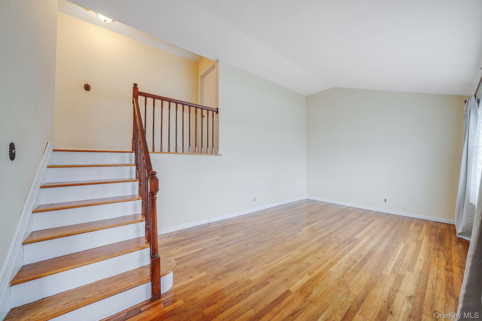 344 Woods Road North Babylon, NY 11703 - Photo 7 of 29