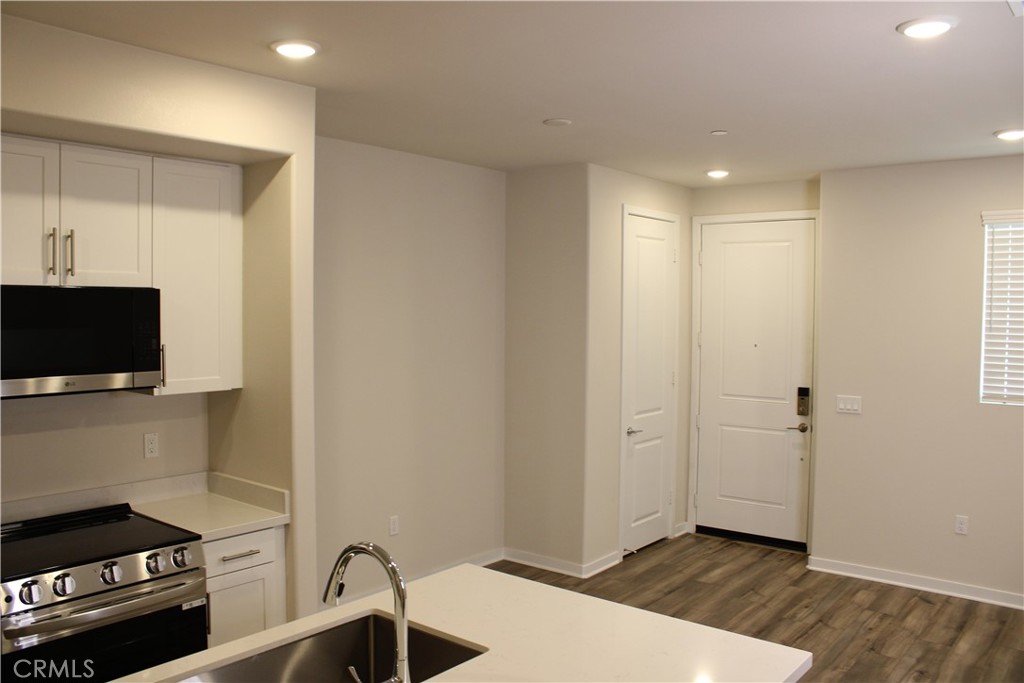 9190 Connolly Lane Riverside, CA 92503 - Photo 6 of 40