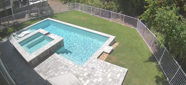 a view of a back yard