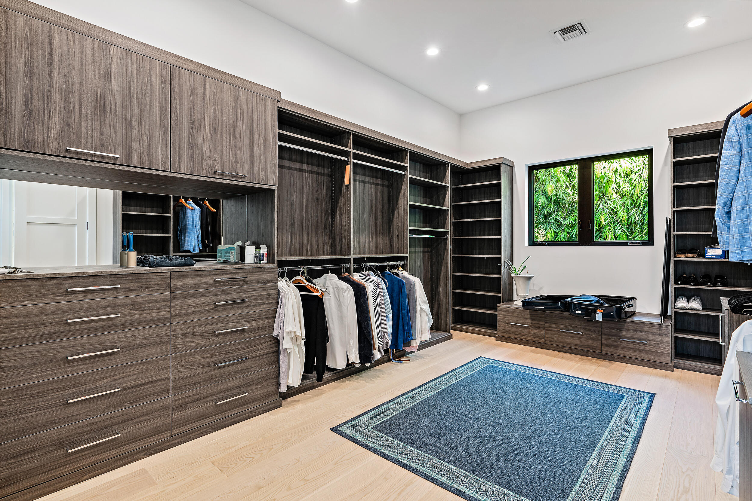 389 Eagle Drive Jupiter, FL 33477 - Photo 25 of 47 Master Walk-In Closet
