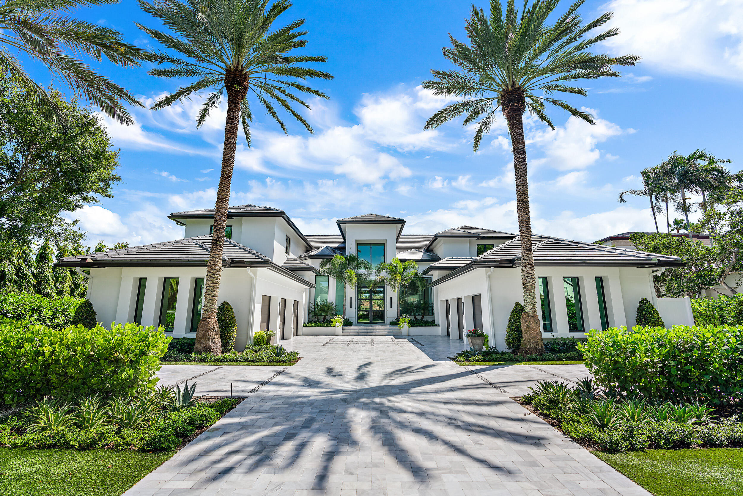 389 Eagle Drive Jupiter, FL 33477 - Photo 3 of 47 Front Exterior