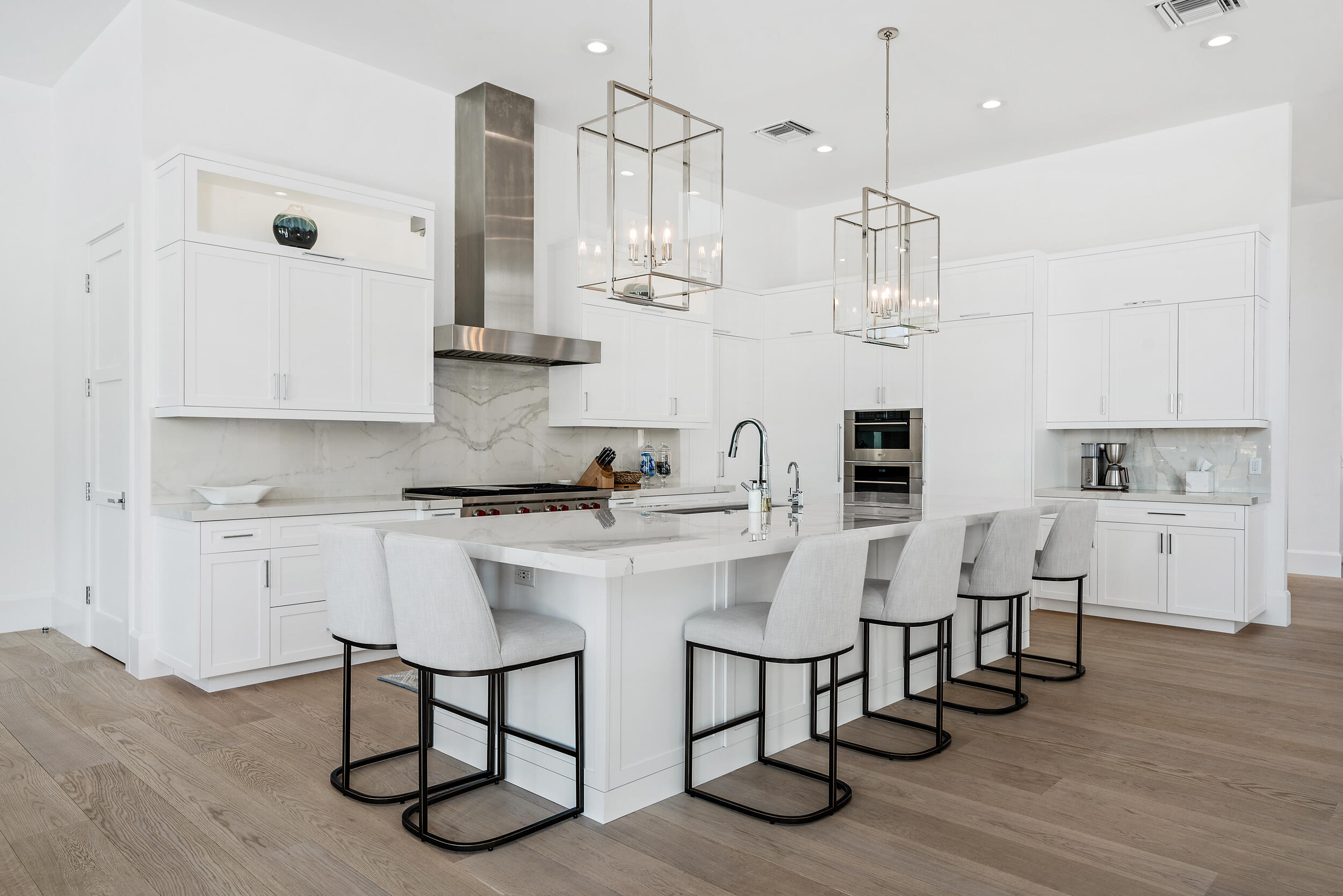 389 Eagle Drive Jupiter, FL 33477 - Photo 8 of 47 Kitchen