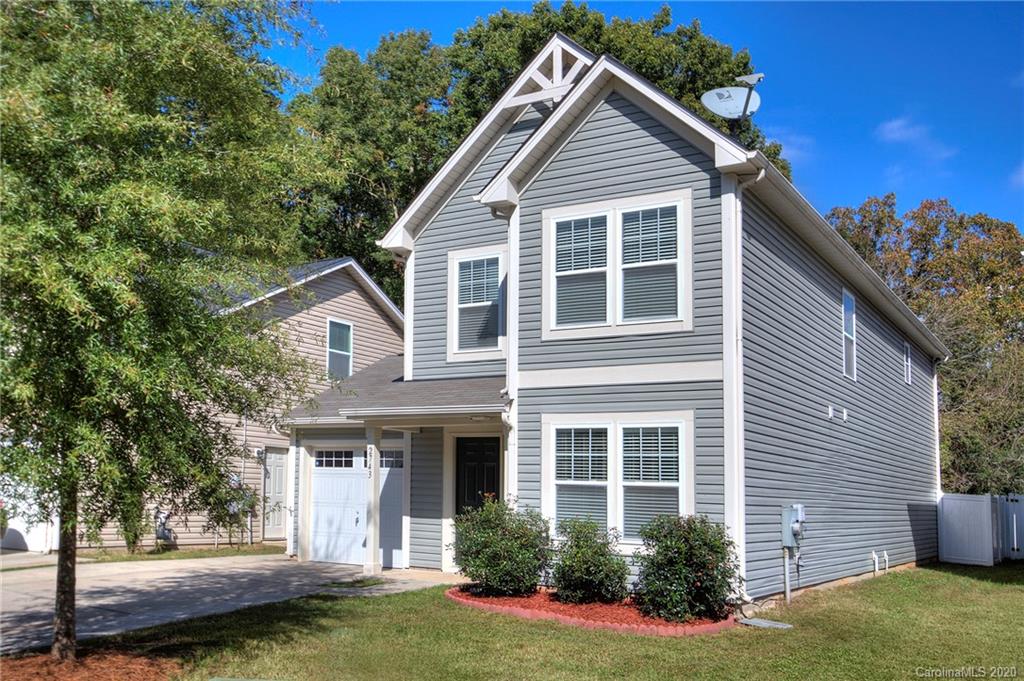 2743 Bramble Ridge Court Charlotte, NC 28215 - Photo 2 of 29 Gallery Image 2