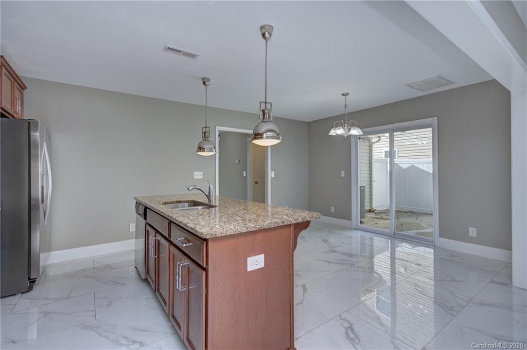 2743 Bramble Ridge Court Charlotte, NC 28215 - Photo 12 of 29 Gallery Image 12