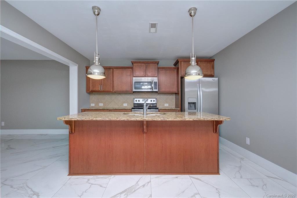 2743 Bramble Ridge Court Charlotte, NC 28215 - Photo 14 of 29 Gallery Image 14