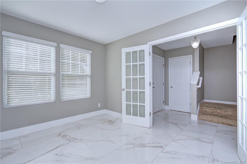 2743 Bramble Ridge Court Charlotte, NC 28215 - Photo 3 of 29 Gallery Image 3