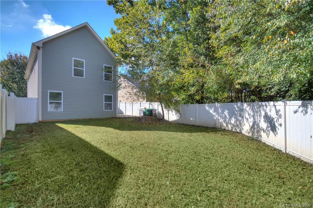 2743 Bramble Ridge Court Charlotte, NC 28215 - Photo 28 of 29 Gallery Image 28