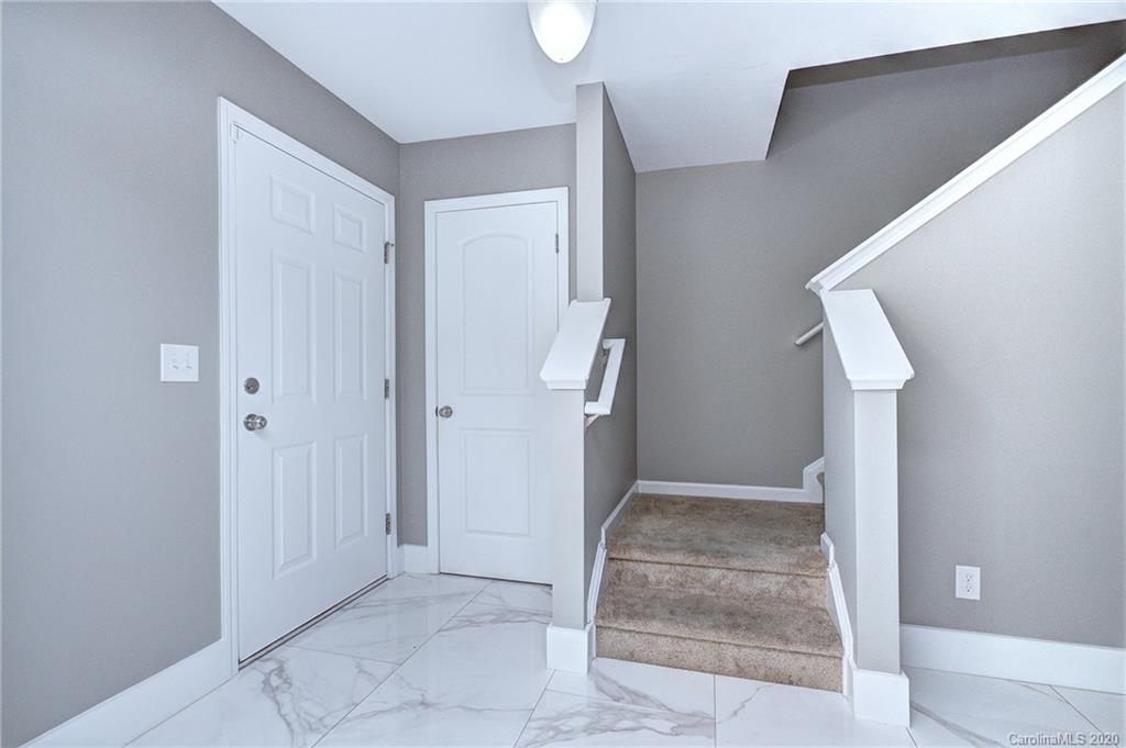 2743 Bramble Ridge Court Charlotte, NC 28215 - Photo 4 of 29 Gallery Image 4