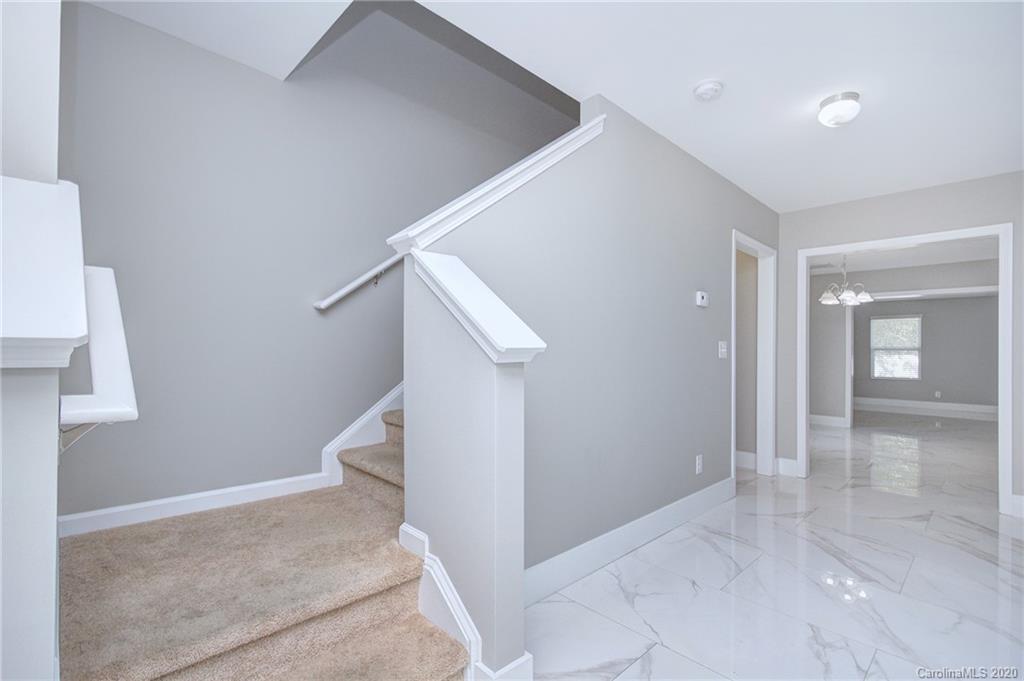 2743 Bramble Ridge Court Charlotte, NC 28215 - Photo 5 of 29 Gallery Image 5