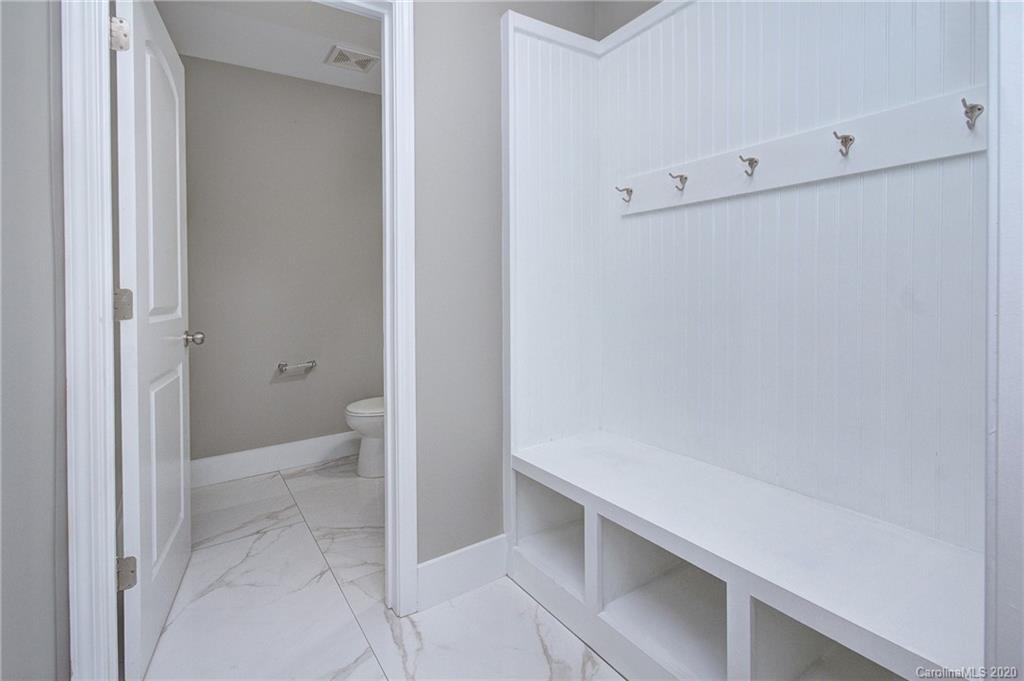 2743 Bramble Ridge Court Charlotte, NC 28215 - Photo 6 of 29 Gallery Image 6