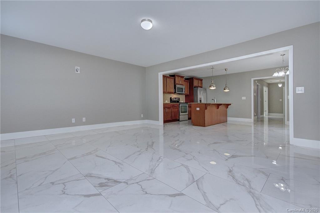 2743 Bramble Ridge Court Charlotte, NC 28215 - Photo 7 of 29 Gallery Image 7