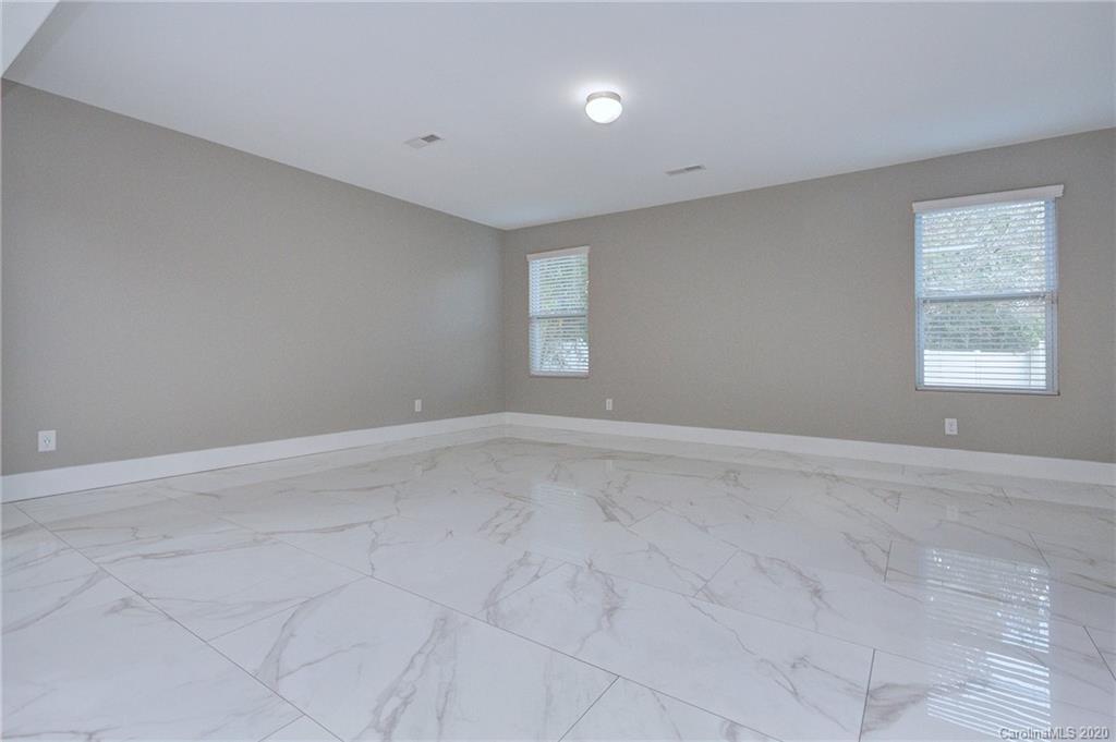 2743 Bramble Ridge Court Charlotte, NC 28215 - Photo 8 of 29 Gallery Image 8