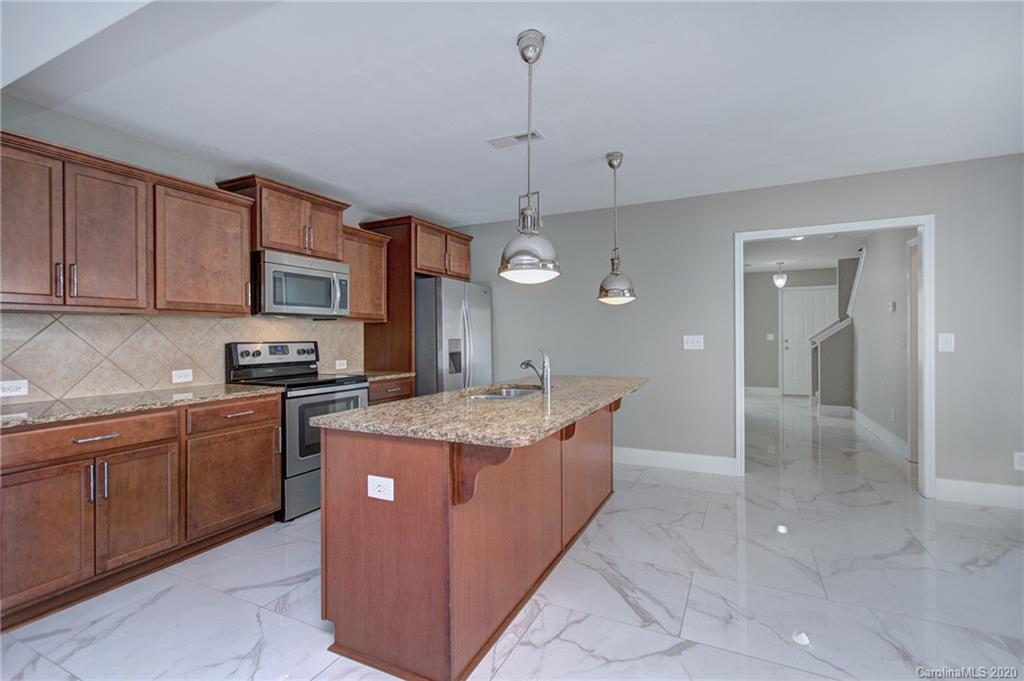 2743 Bramble Ridge Court Charlotte, NC 28215 - Photo 10 of 29 Gallery Image 10