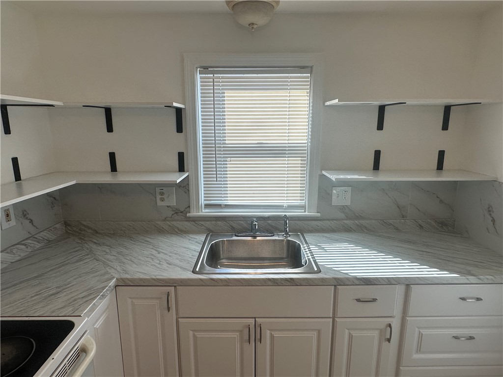 65 Johnson Street, Unit D Pawtucket, RI 02860 - Photo 6 of 22