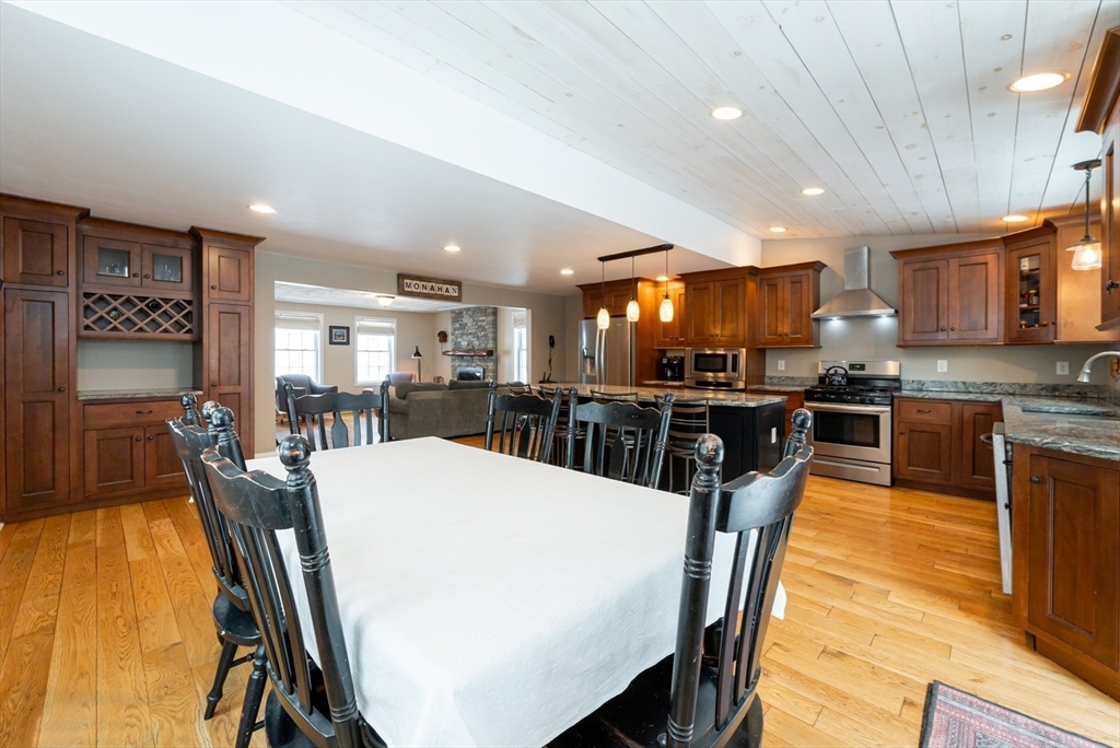 55 Parker Road Chelmsford, MA 01824 - Photo 3 of 41