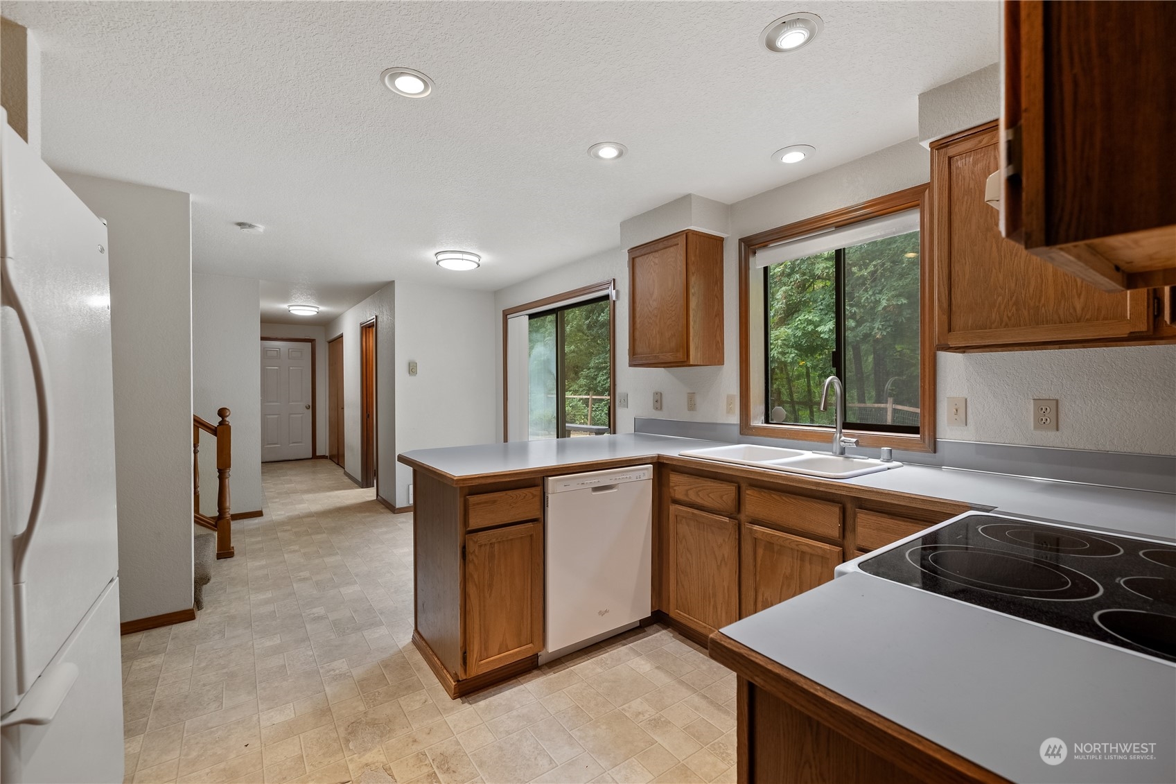 5609 Lemon Road Northeast Olympia, WA 98506 - Photo 6 of 26 Gallery Image 6