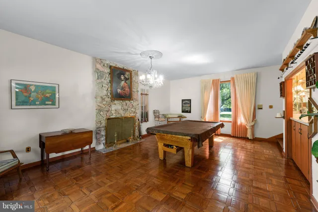 a view of entryway with a front door