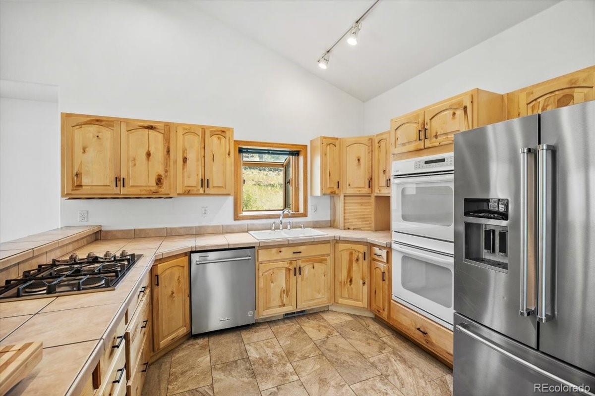 641 County Road 72 Bailey, CO 80421 - Photo 8 of 34