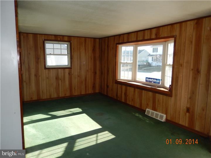 11 Louise Road New Castle, DE 19720 - Photo 2 of 6 Gallery Image 2