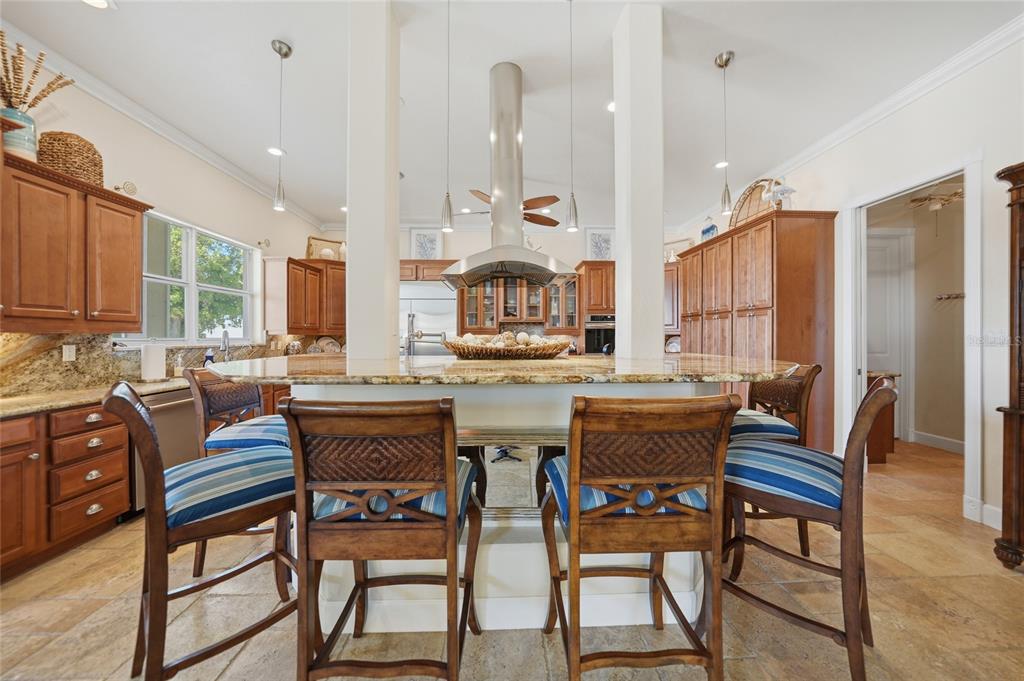 8635 Southwest Riverside Drive Arcadia, FL 34269 - Photo 16 of 70 a dining room with furniture and window