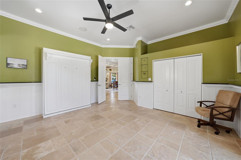 8635 Southwest Riverside Drive Arcadia, FL 34269 - Photo 32 of 70 a view of a livingroom with furniture and a ceiling fan