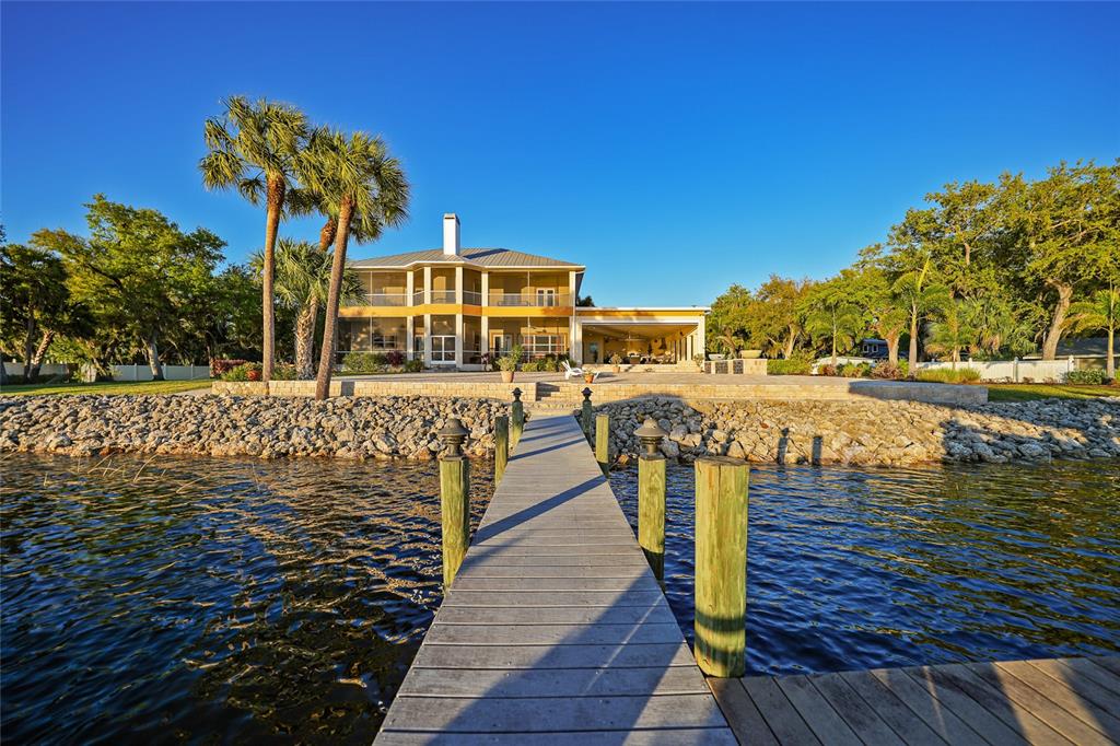 8635 Southwest Riverside Drive Arcadia, FL 34269 - Photo 52 of 70 a front view of a building with garden