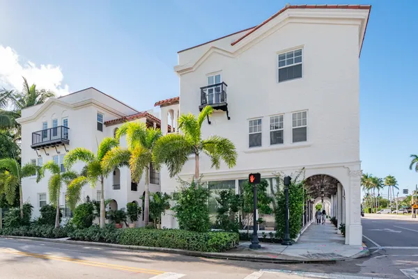 $6,200 | 184 Sunset Avenue, Unit 104, Palm Beach, FL 33480