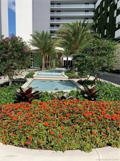 $5,700 | 16385 Biscayne Boulevard, Unit 621, North Miami Beach, FL 33160