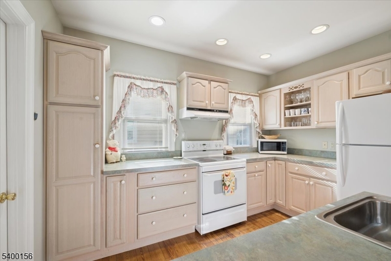 20 Cammann Place Somerville, NJ 08876 - Photo 11 of 38