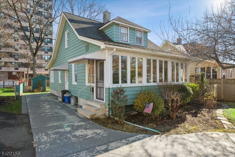 20 Cammann Place Somerville, NJ 08876 - Photo 3 of 38