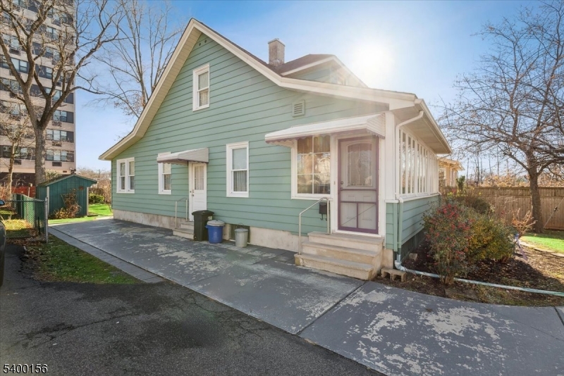 20 Cammann Place Somerville, NJ 08876 - Photo 4 of 38