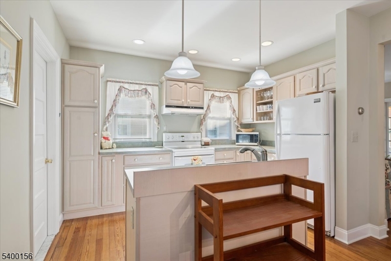 20 Cammann Place Somerville, NJ 08876 - Photo 8 of 38