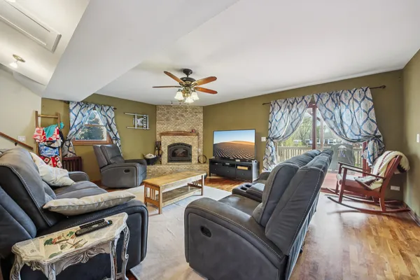$499,000 | 27884 West Riverside Drive, Antioch, IL 60002